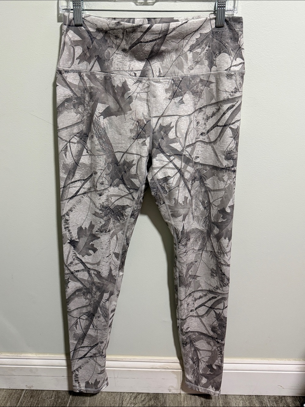 Sommer Ray Camo Print Leggings Size XL
